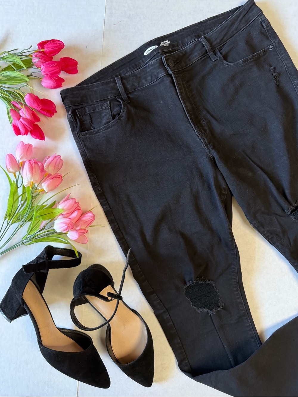 Old Navy Rockstar Super Skinny Mid Rise Ankle Distressed Black Jeans Size 16